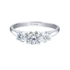 BAGUE EN OR BLANC SERTIE DE 3 DIAMANTS CANADIENS