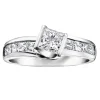 BAGUE EN OR BLANC SERTIE DE DIAMANTS PRINCESSES
