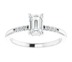 BAGUE EN OR 14K BLANC SERTIE DpiUN DIAMANT LABORATOIRE ÉMERAUDE ET DE DIAMANTS DE LABORATOIRES