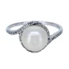BAGUE EN OR 10K BLANC SERTIE DpiUNE PERLE DpiEAU DOUCE ET DE DIAMANTS