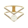 BAGUE EN OR 10K SERTIE DpiUNE PERLE DpiEAU DOUCE ET DE CUBIQUES ZIRCONIAS