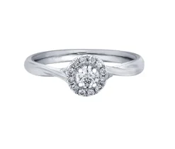 BAGUE EN OR 10K SERTIE DpiUN DIAMANT CANADIEN ET DE DIAMANTS