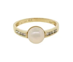 BAGUE EN OR 14K SERTIE DpiUNE PERLE DpiEAU DOUCE ET DE DIAMANTS