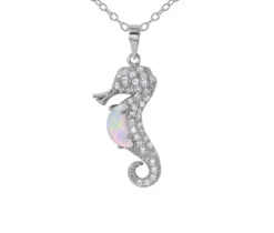 COLLIER HYPPOCAMPE EN ARGENT RHODIÉ SERTI DpiUNE OPALE BLEU OU BLANCHE SYNTHÉTIQUE ET DE CUBIQUES ZIRCONIAS