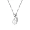 PENDENTIF GOUTTE AJOURÉE EN ARGENT RHODIÉ SERTI DpiUNE PERLE DpiEAU DOUCE
